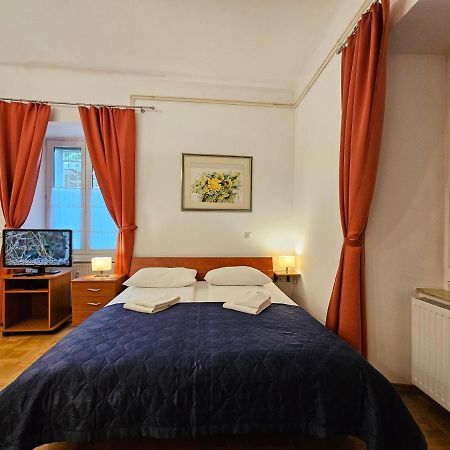 Spacious Central Studio Nika 2 Tour As 류블랴나 외부 사진