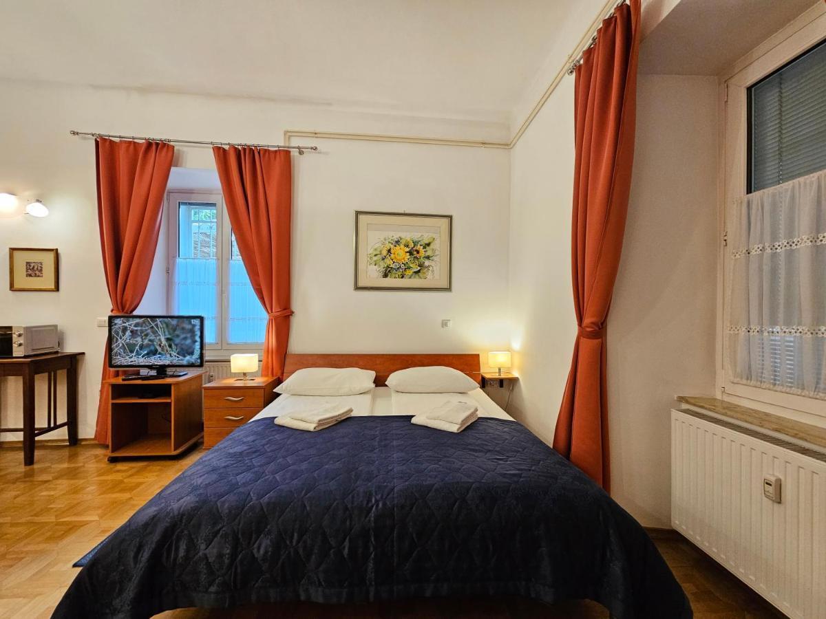 Spacious Central Studio Nika 2 Tour As 류블랴나 외부 사진