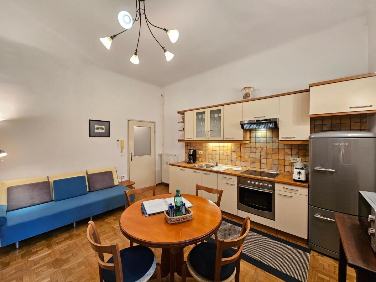 Spacious Central Studio Nika 2 Tour As 류블랴나 외부 사진