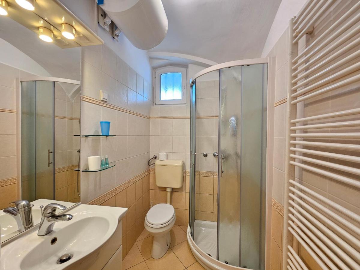 Spacious Central Studio Nika 2 Tour As 류블랴나 외부 사진